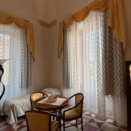 Готель La Dimora Del Barone Верноле Екстер'єр фото